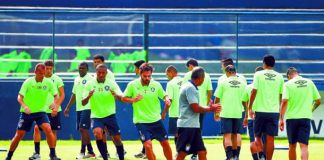 Jogadores remistas realizam atividade física