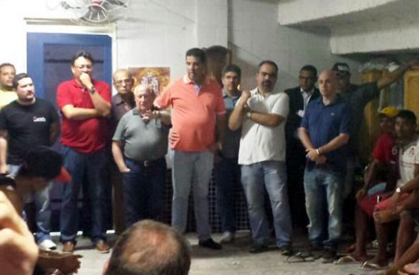 Jogadores se reuniram com dirigentes e o ex-presidente Zeca Pirão