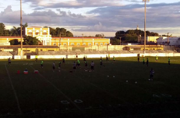 Remo fez trabalho no final da tarde, aproveitando clima ameno e mais parecido com o que encontrará no horário do jogo contra o Cuiabá-MT Remo fez trabalho no final da tarde, aproveitando clima ameno e mais parecido com o que encontrará no horário do jogo contra o Cuiabá-MT
