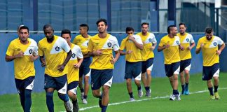 Jogadores remistas realizam atividade física