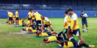 Jogadores remistas realizam atividade física