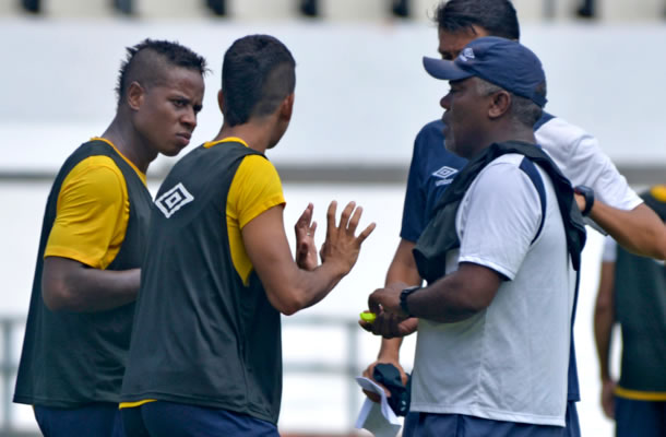 Juninho, Léo Paraíba e Cacaio