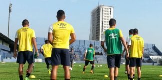 Jogadores remistas realizam atividade física