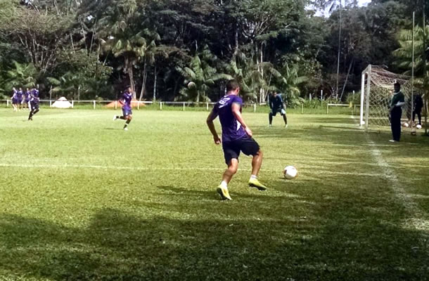 Jogadores remistas realizam atividade física