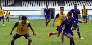 Jogadores remistas realizam atividade física