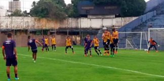 Jogadores remistas realizam atividade física