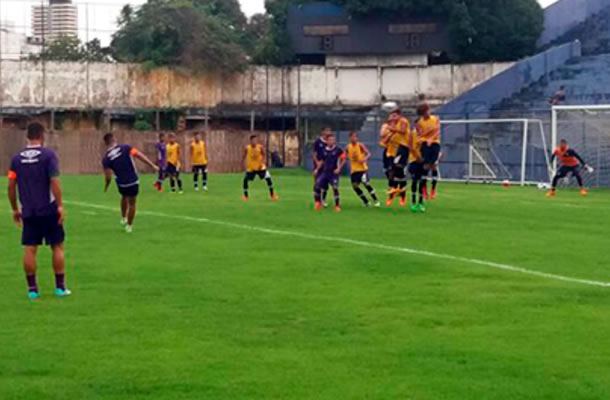 Jogadores remistas realizam atividade física