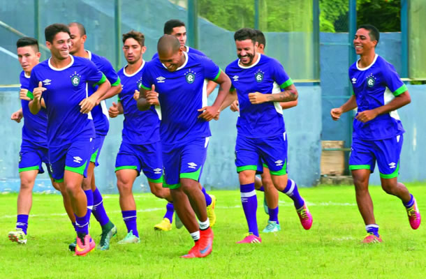 Jogadores remistas realizam atividade física