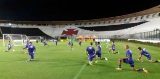 Jogadores remistas realizam atividade física