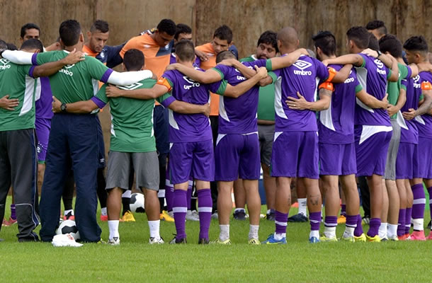 Jogadores remistas realizam atividade física