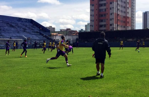 Jogadores remistas realizam atividade física