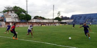 Jogadores remistas realizam atividade física