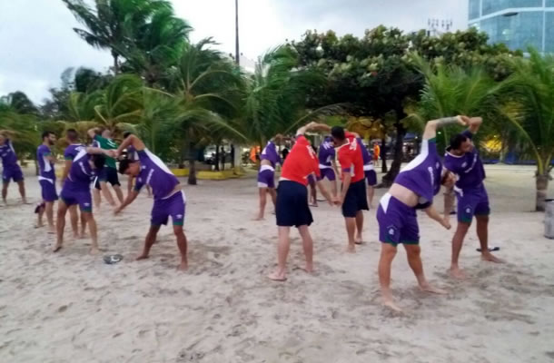 Jogadores remistas realizam atividade física em Maceió-AL