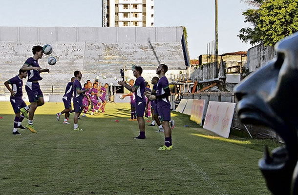 Jogadores remistas realizam atividade física