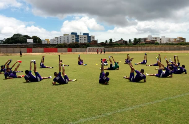 Jogadores remistas realizam atividade física em Natal-RN