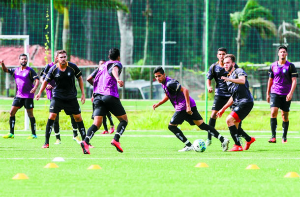 Jogadores remistas realizam atividade física