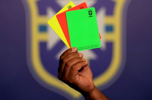 Cartão amarelo, vermelho e verde