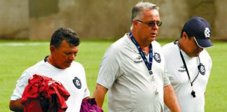 Josué comanda trabalho tático e esboça time titular Josué Teixeira