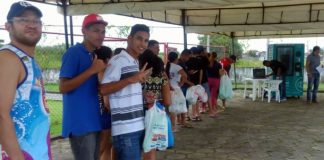 Troca de ingressos por garrafa pet