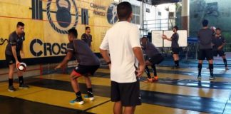 Jogadores remistas realizam atividade física em academia