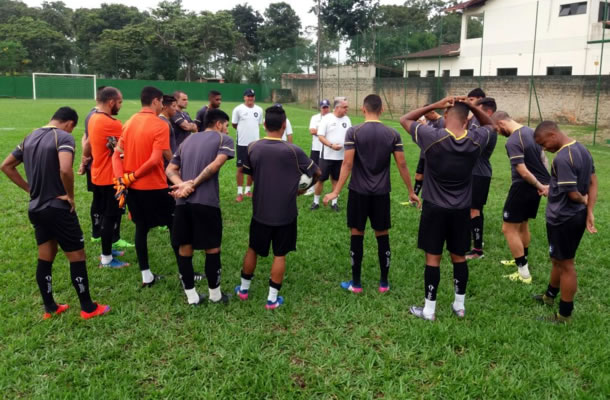Jogadores remistas realizam atividade física em Macapá-AP