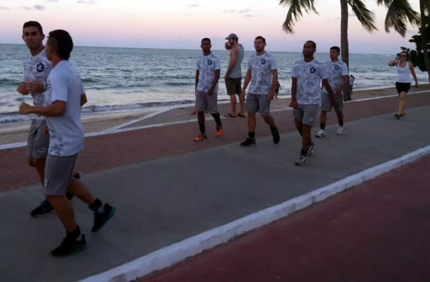 Jogadores remistas realizam atividade física em Maceió-AL