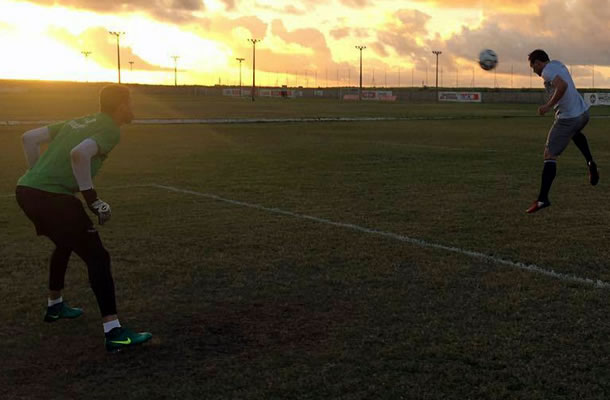 Jogadores remistas realizam atividade física em Maceió-AL