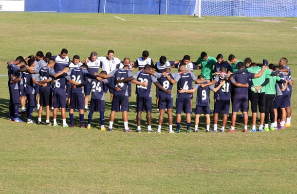 Jogadores remistas realizam atividade física