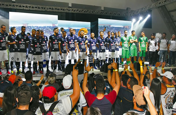 Jogadores e comissão técnica foram apresentados ao torcedor azulino