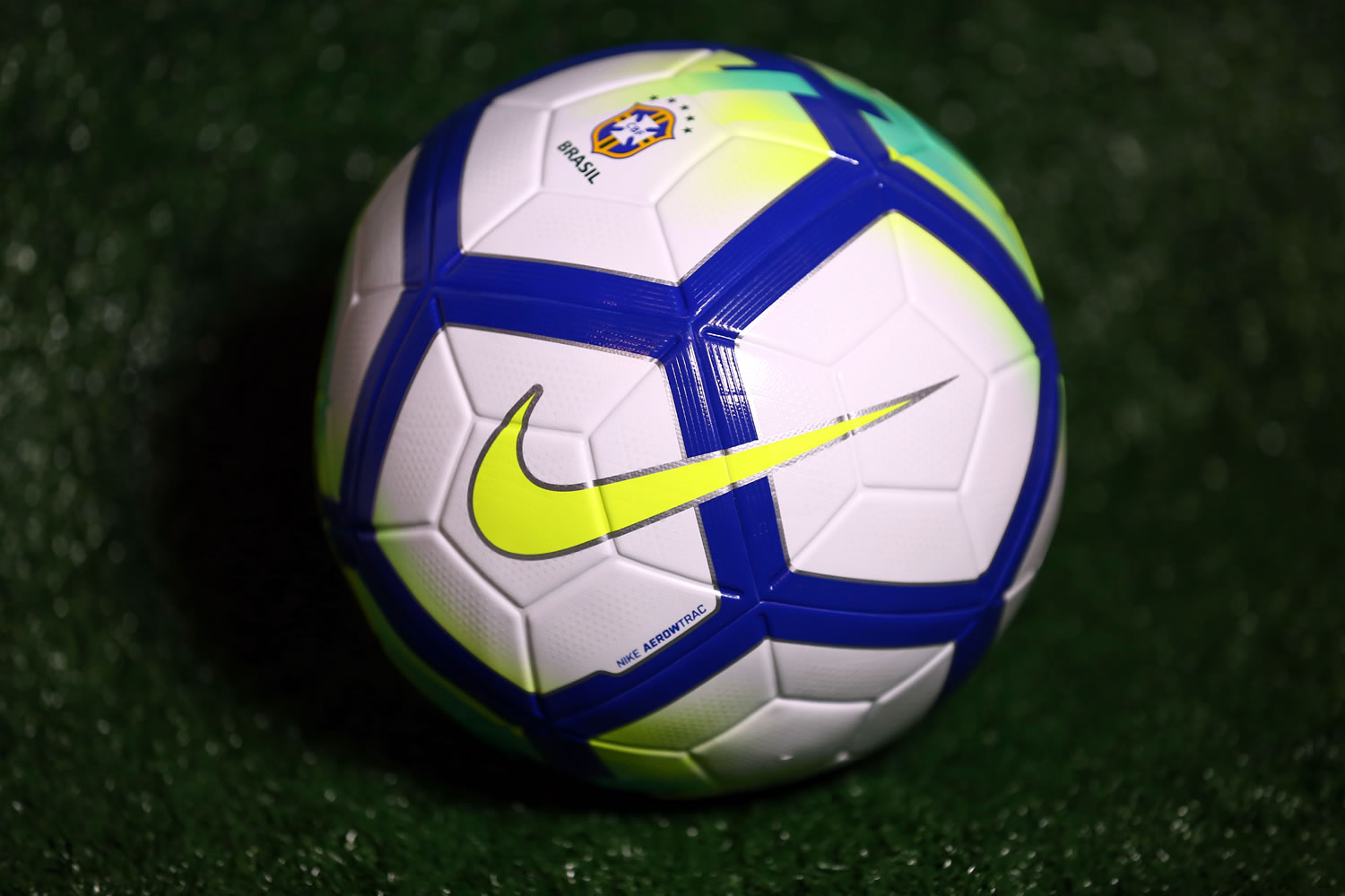 Linda Bola Nike Profissional Oficial De Jogo Selo Fifa !