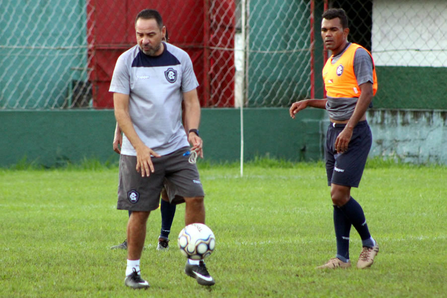 Artur Oliveira e Dedeco