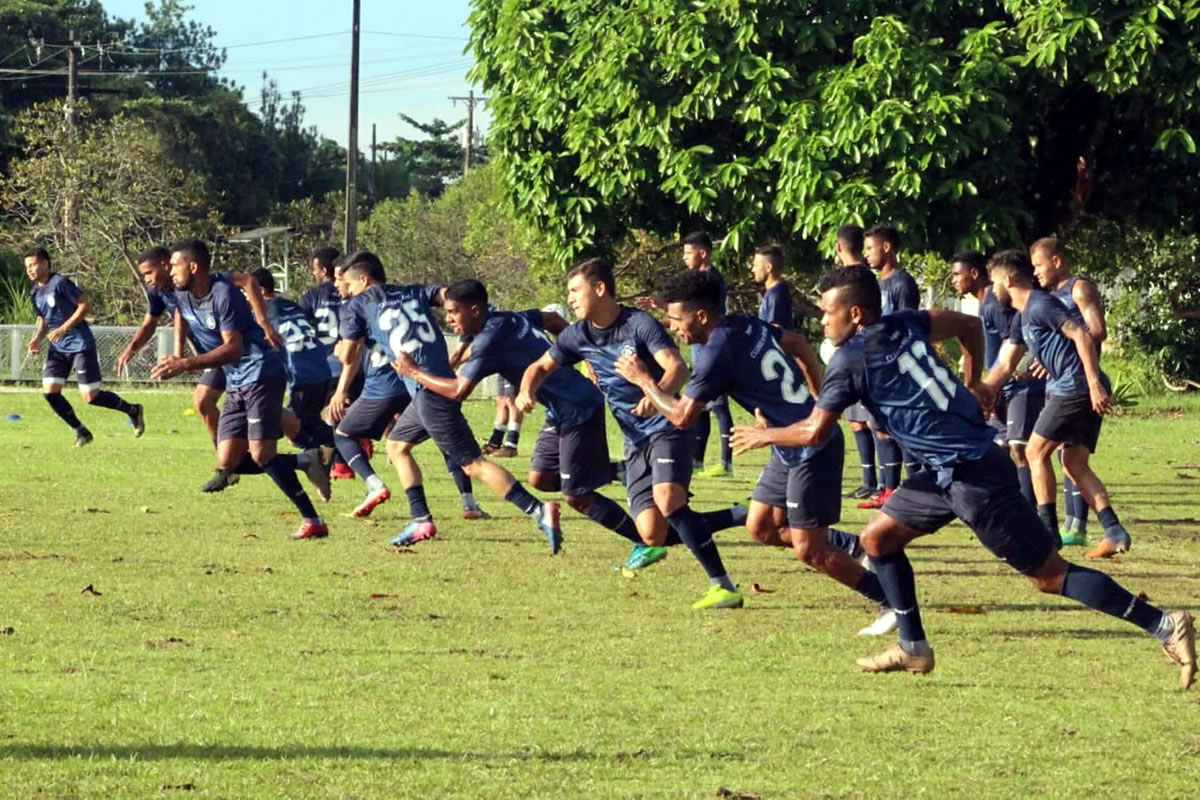 Jogadores remistas realizam atividade física