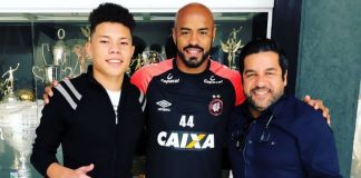 Lucas Gabriel, Thiago Heleno (Atlético-PR) e o empresário Anderson Nassrala
