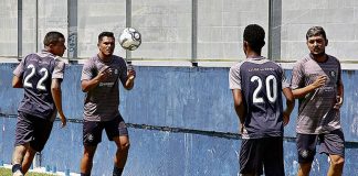 Jogadores remistas realizam atividade física