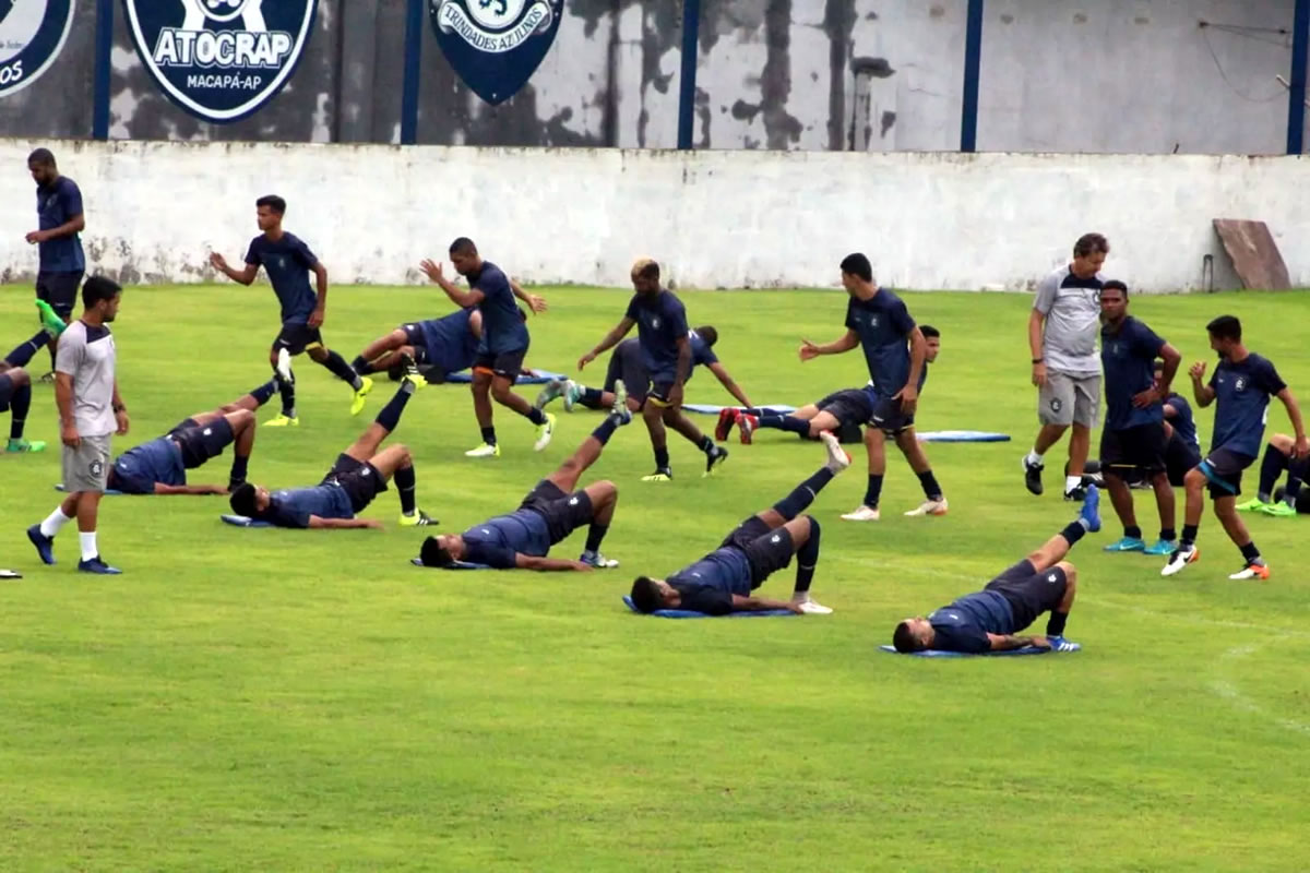 Jogadores remistas realizam atividade física