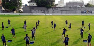 Jogadores remistas realizam atividade física