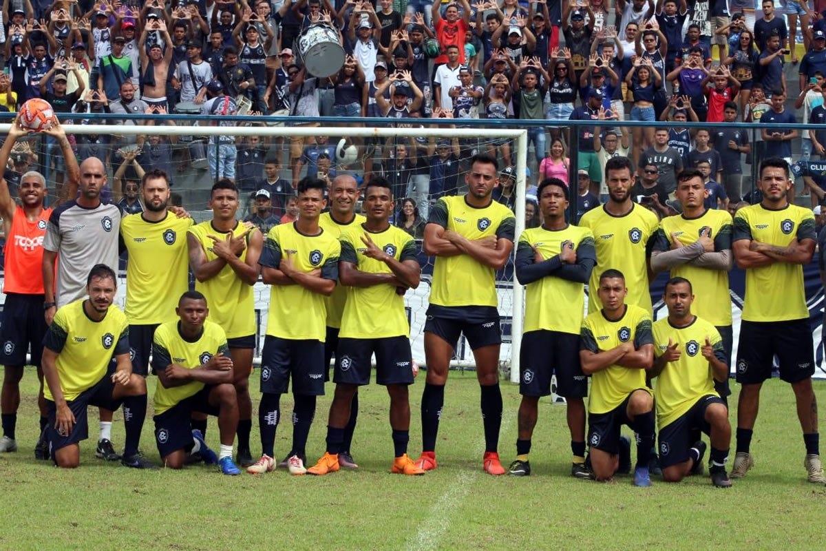 Jogadores remistas realizam atividade física