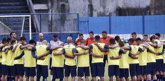 Jogadores remistas realizam atividade física