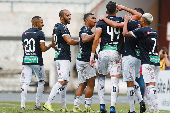 Remo 2x0 Atlético-AC (Carlos Alberto, Ramires, Emerson Carioca, Marcão, Rafael Jensen e Gustavo Ramos)