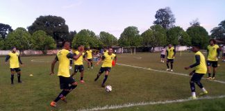 Jogadores remistas realizam atividade física