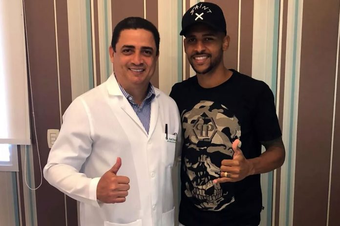 Gustavo Ramos com o neurocirurgião Amilton Araújo Júnior