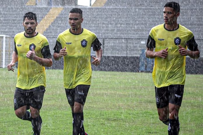 Xaves, Giovane Gomez e Vinícius