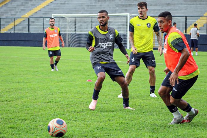 Gustavo Ermel, Wesley, Charles e Hélio Borges