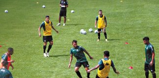 Jogadores remistas realizam atividade física