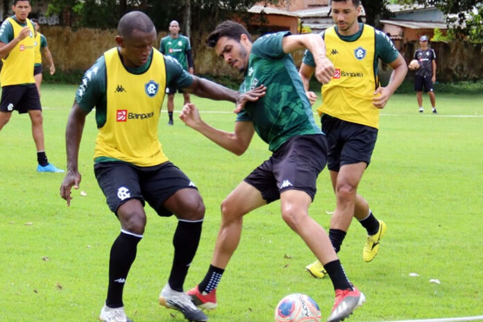 Mimica, Lucas Siqueira e Renan Oliveira