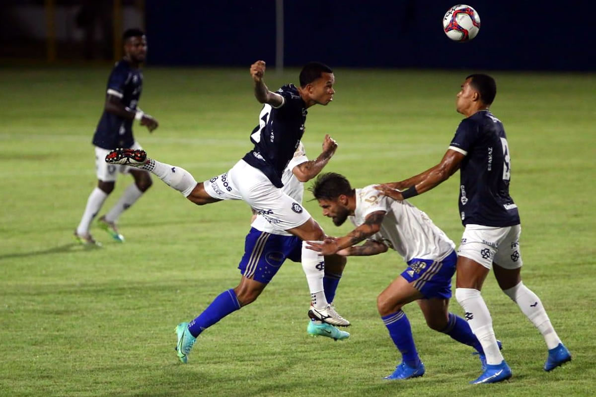 Remo 1×0 Cruzeiro-MG (Erick Flores, Anderson Uchôa e Romércio)