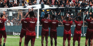 Jogadores agradecem apoio da torcida em último treino antes da próxima partida