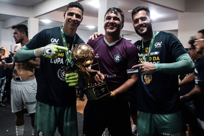 Vinícius, Juninho Macaé e Thiago Rodrigues