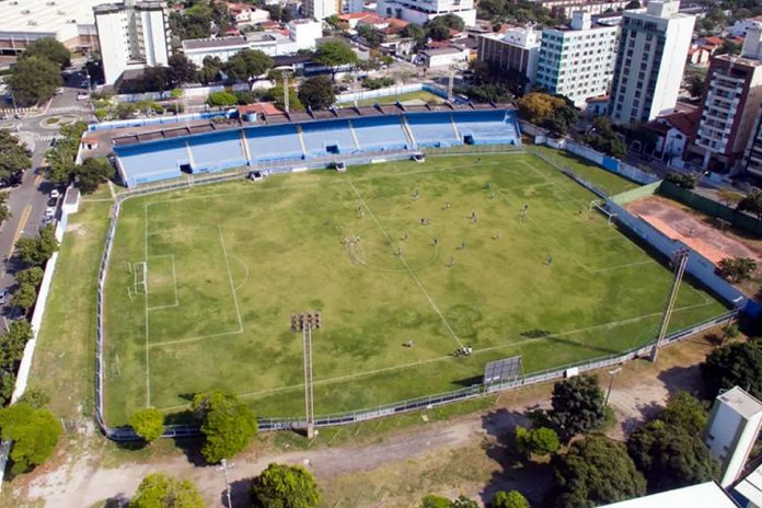 Estádio Salvador Costa (Ninho da Águia), em Vitória (ES)