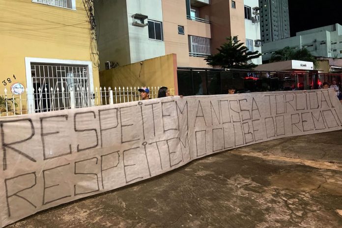 Protesto em frente ao Baenão – Foto: Divulgação (Barra Brava Camisa 33/Instagram)